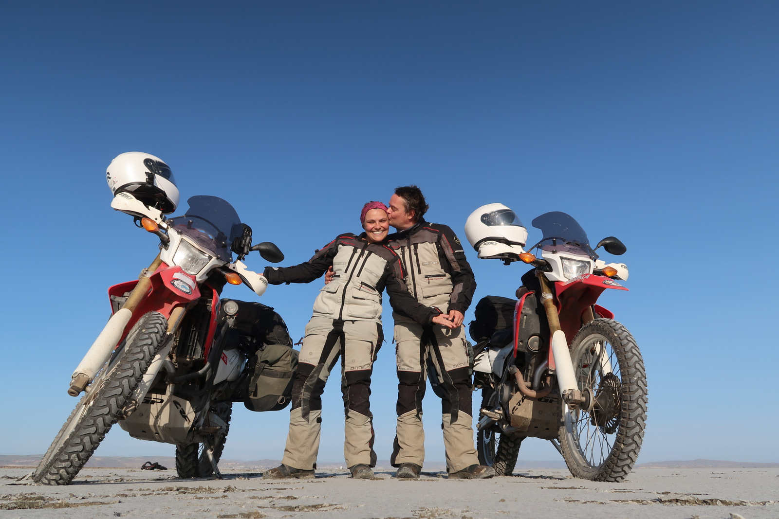 Dünya Turu Rotasına Dönüş, Kadın Motosikletli Gezgin’ e hastane odalarında…